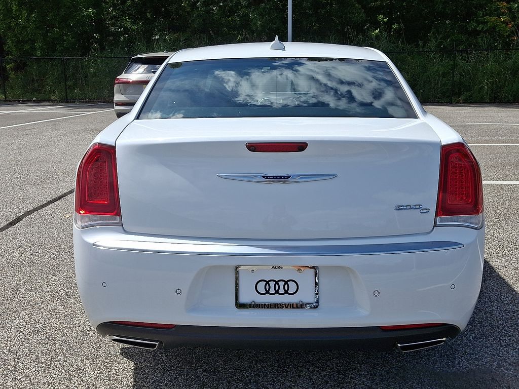 Thumbnail: 2019 Chrysler 300 - 5