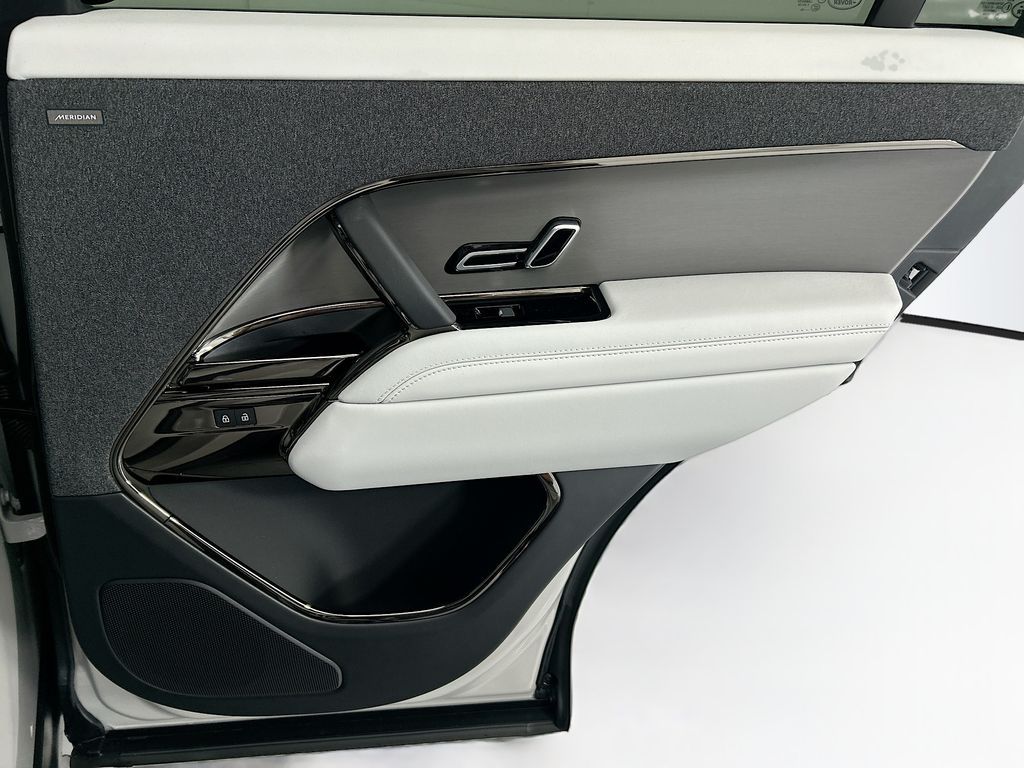 Thumbnail: 2026 Land Rover Range Rover Sport - 26