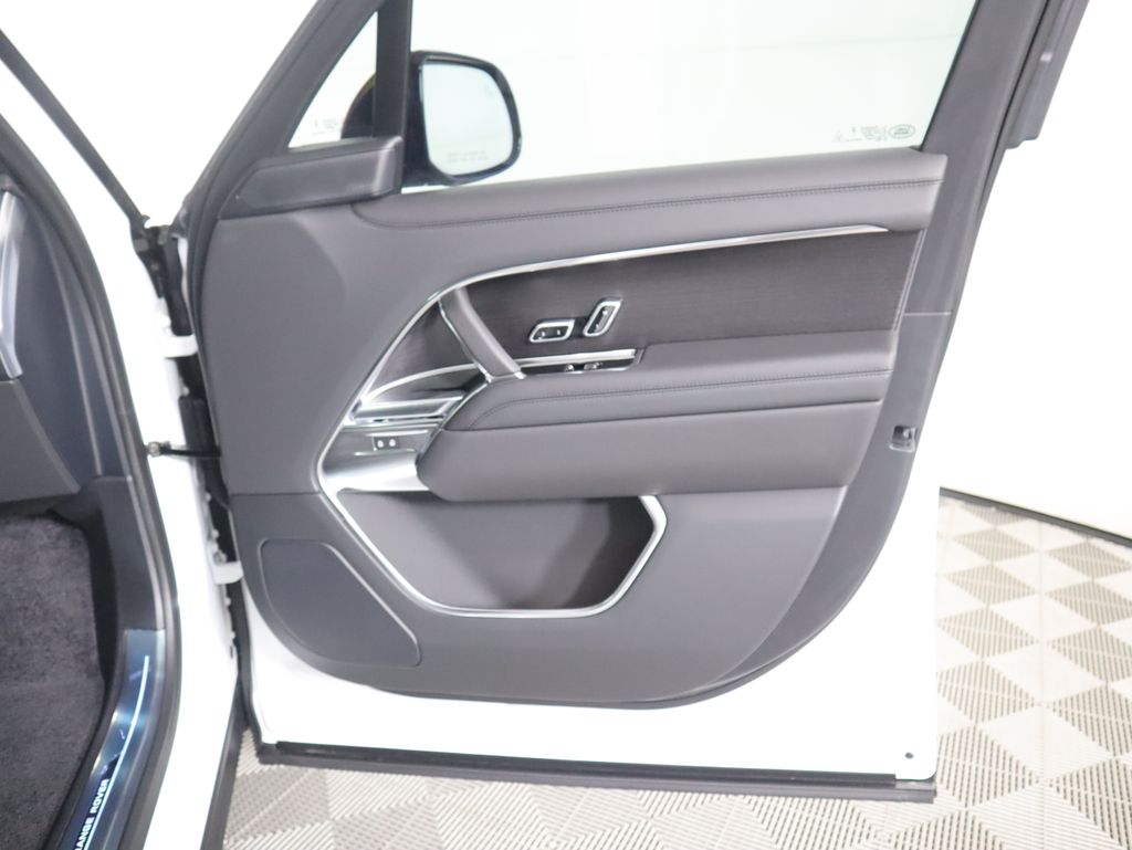 Thumbnail: 2026 Land Rover Range Rover - 27