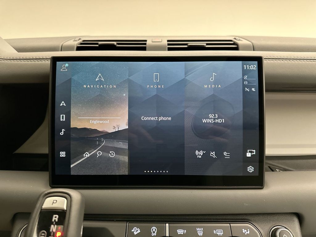 Thumbnail: 2025 Land Rover Defender - 13
