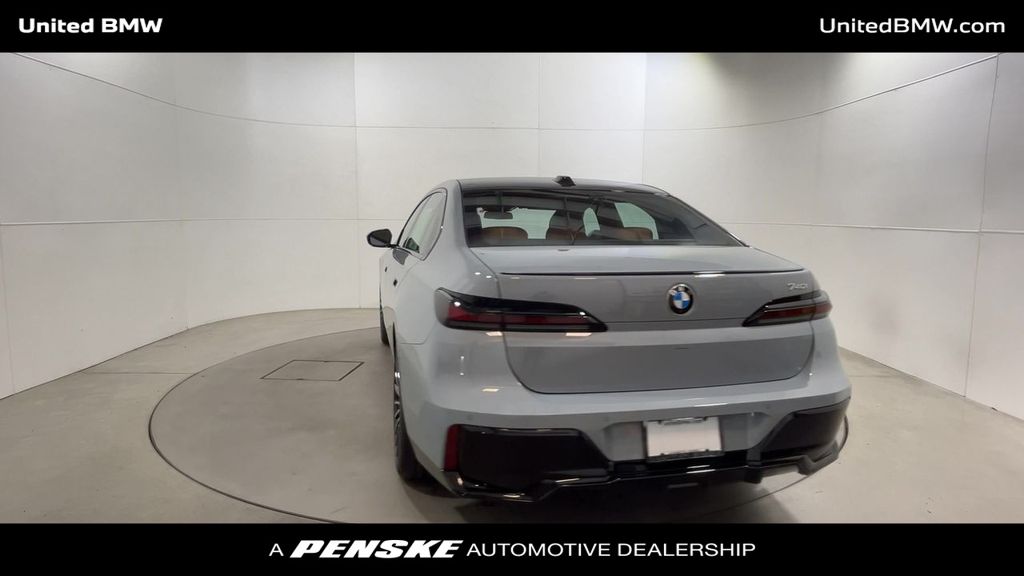 2025 BMW 7 Series 740i 7