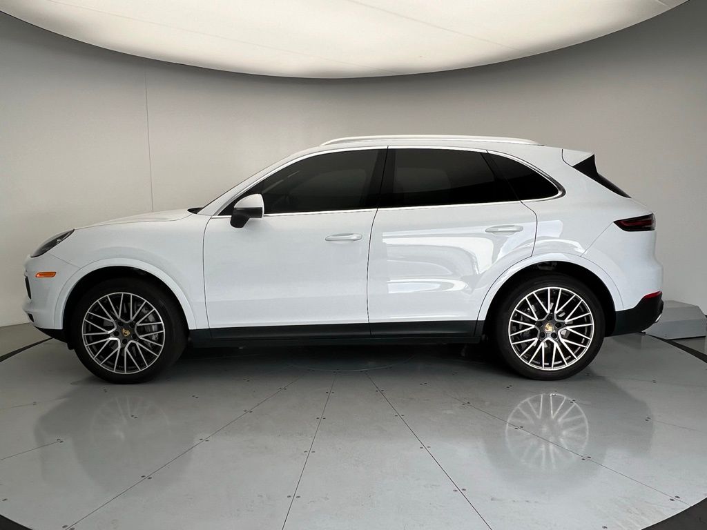 Thumbnail: 2021 Porsche Cayenne - 2
