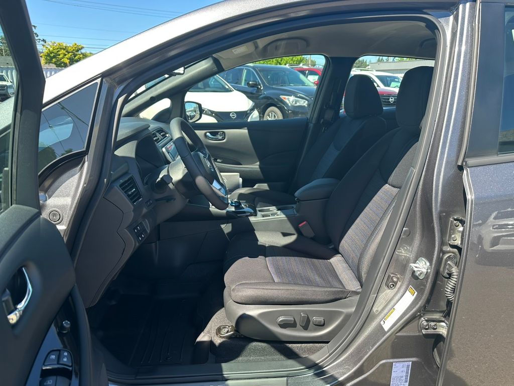 2025 Nissan Leaf SV Plus