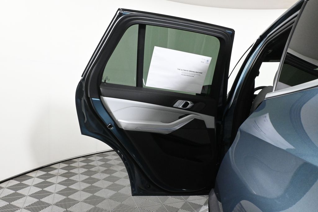 Thumbnail: 2026 BMW X5 - 32