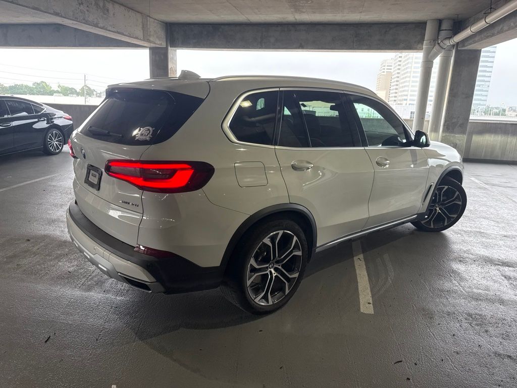2021 BMW X5 sDrive40i White at Ultimate Motorsports