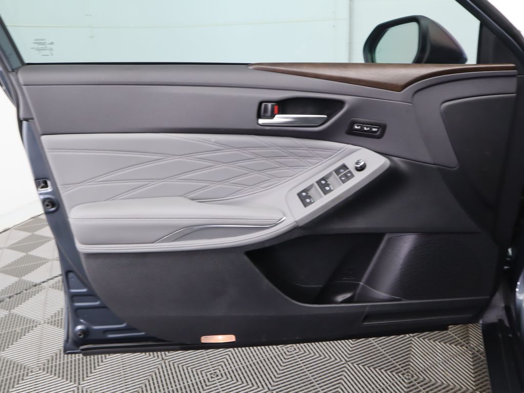 Thumbnail: 2021 Toyota Avalon - 25