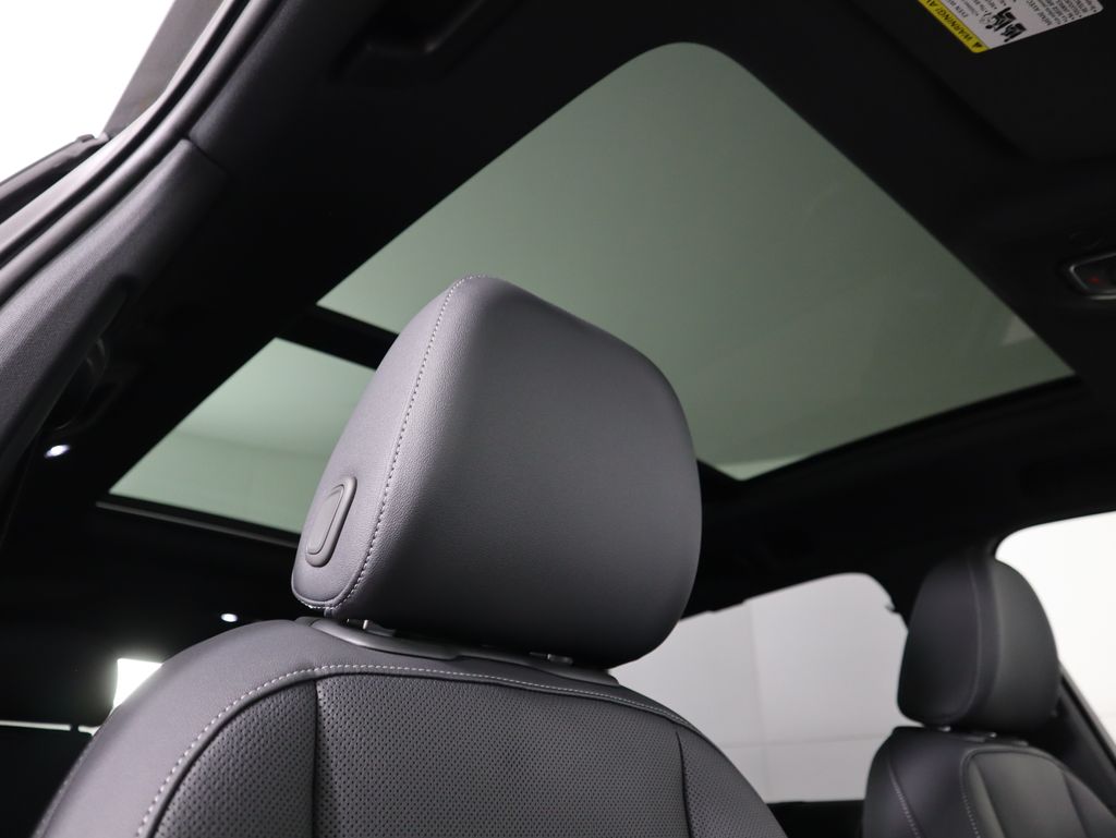 Thumbnail: 2026 Audi Q7 - 21