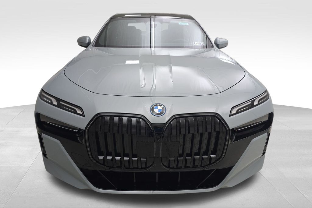 2026 Bmw 750e 750e xDrive photo 3