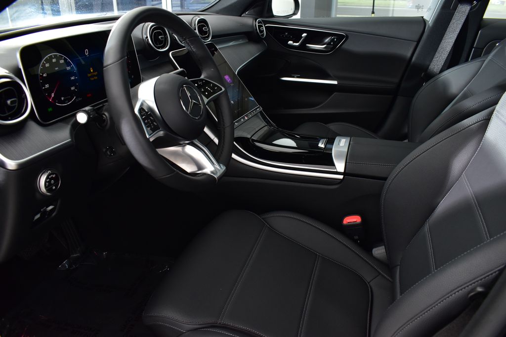 Thumbnail: 2025 Mercedes-Benz C-Class - 13