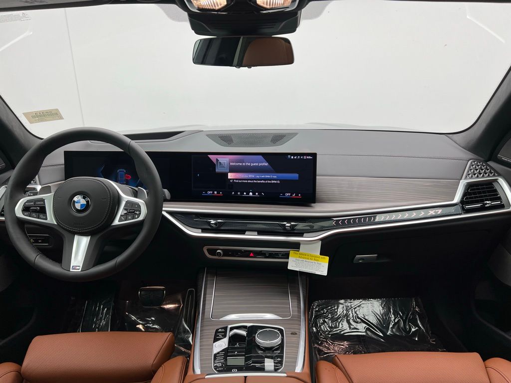 2025 BMW X7 xDrive40i 12