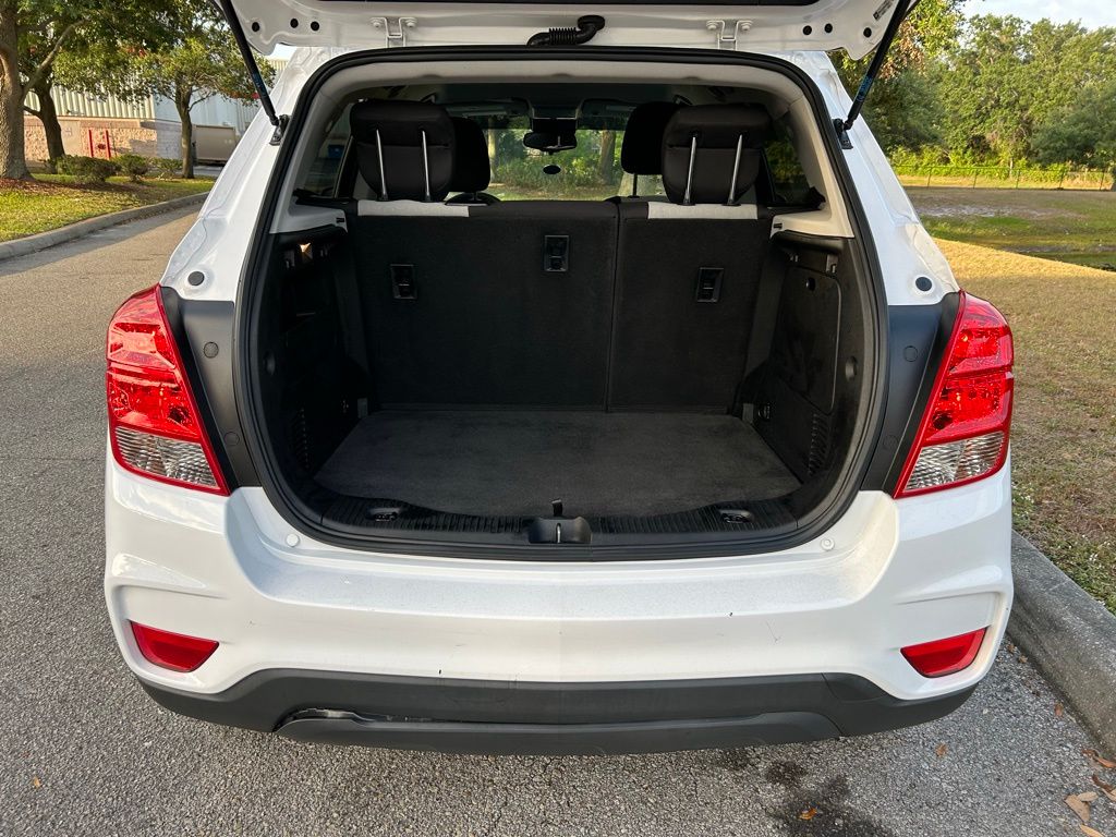 2020 Chevrolet Trax LS 10