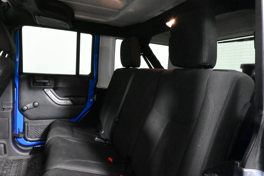 Thumbnail: 2016 Jeep Wrangler - 6