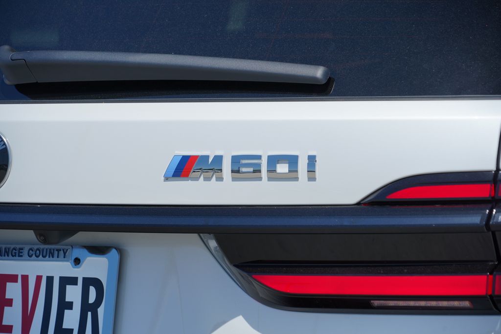 Thumbnail: 2027 BMW X7 - 9