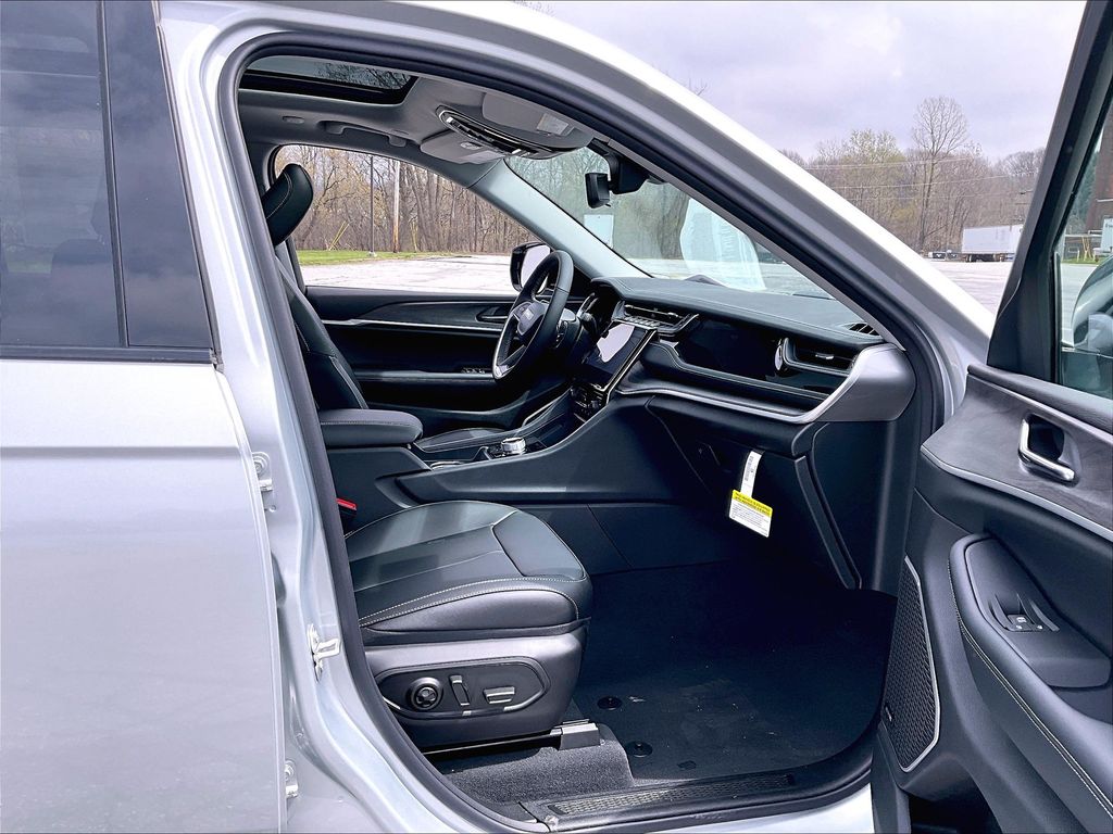2024 Jeep Grand Cherokee — photo 10