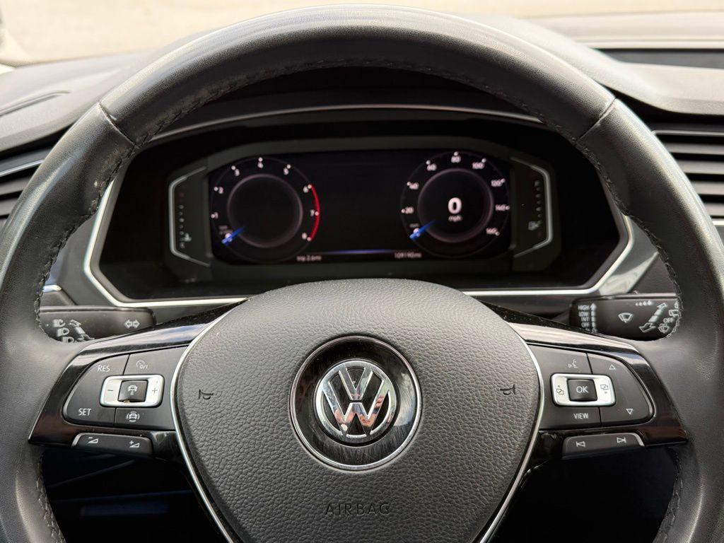Used 2020 Silver Volkswagen 2.0T SEL image 38