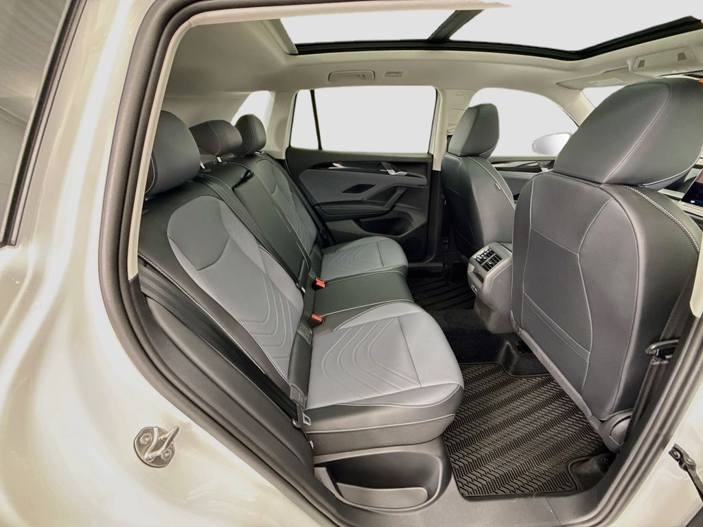 Thumbnail: 2026 Volkswagen Tiguan - 18