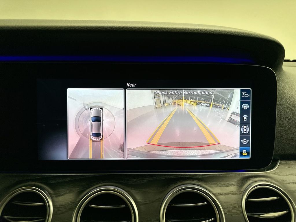 Thumbnail: 2020 Mercedes-Benz E-Class - 16