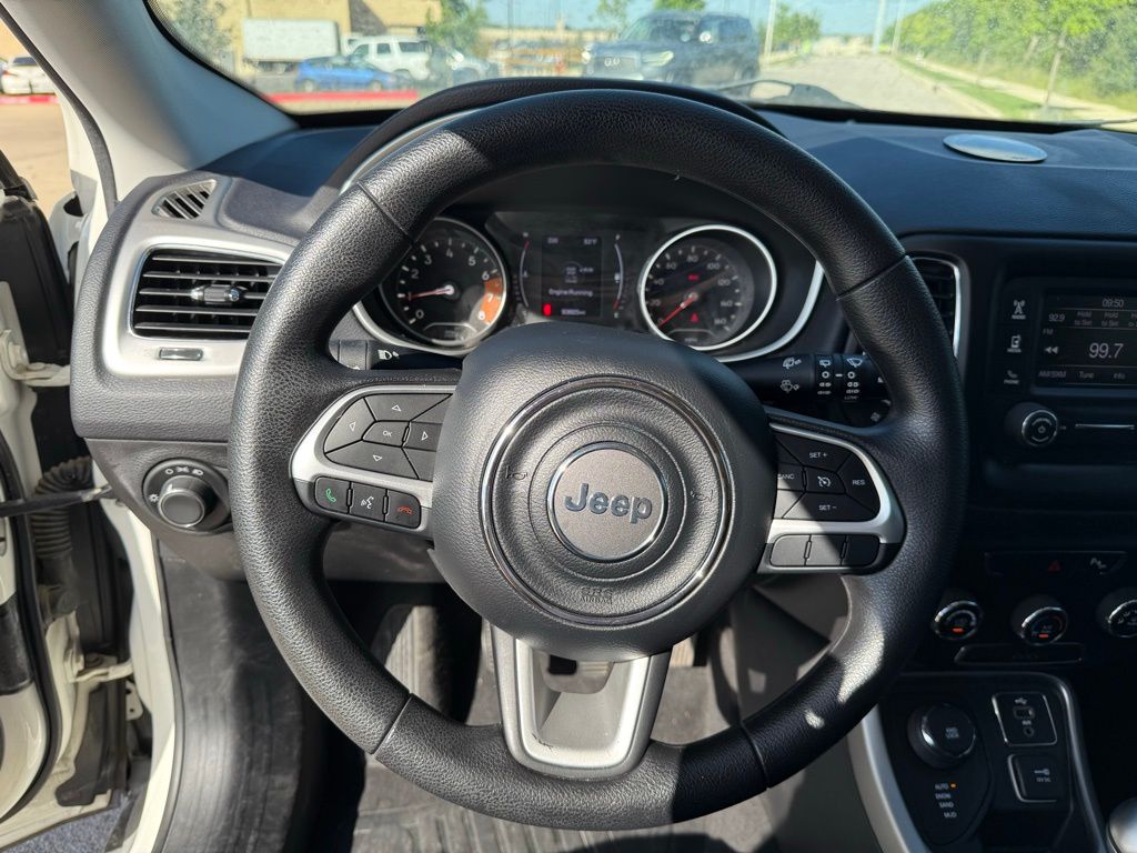 Thumbnail: 2017 Jeep Compass - 18