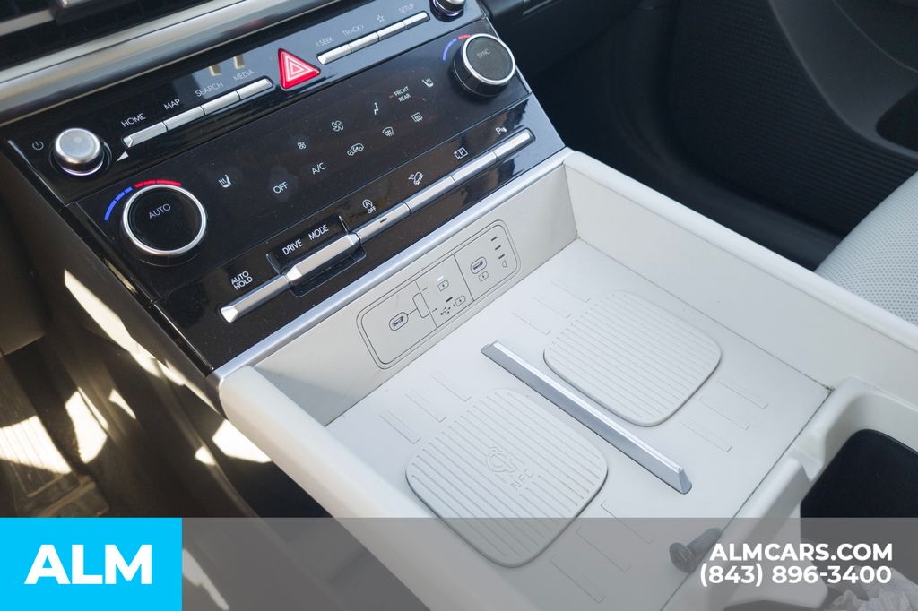 Certified Used 2025 White Hyundai SEL image 10
