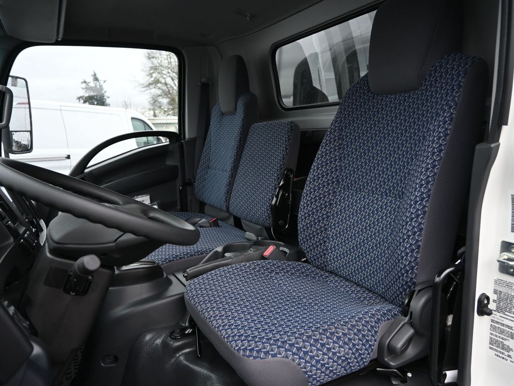 2025 Isuzu NPR HD 