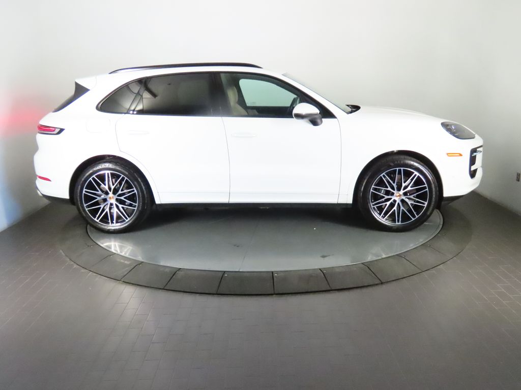 Thumbnail: 2025 Porsche Cayenne - 8