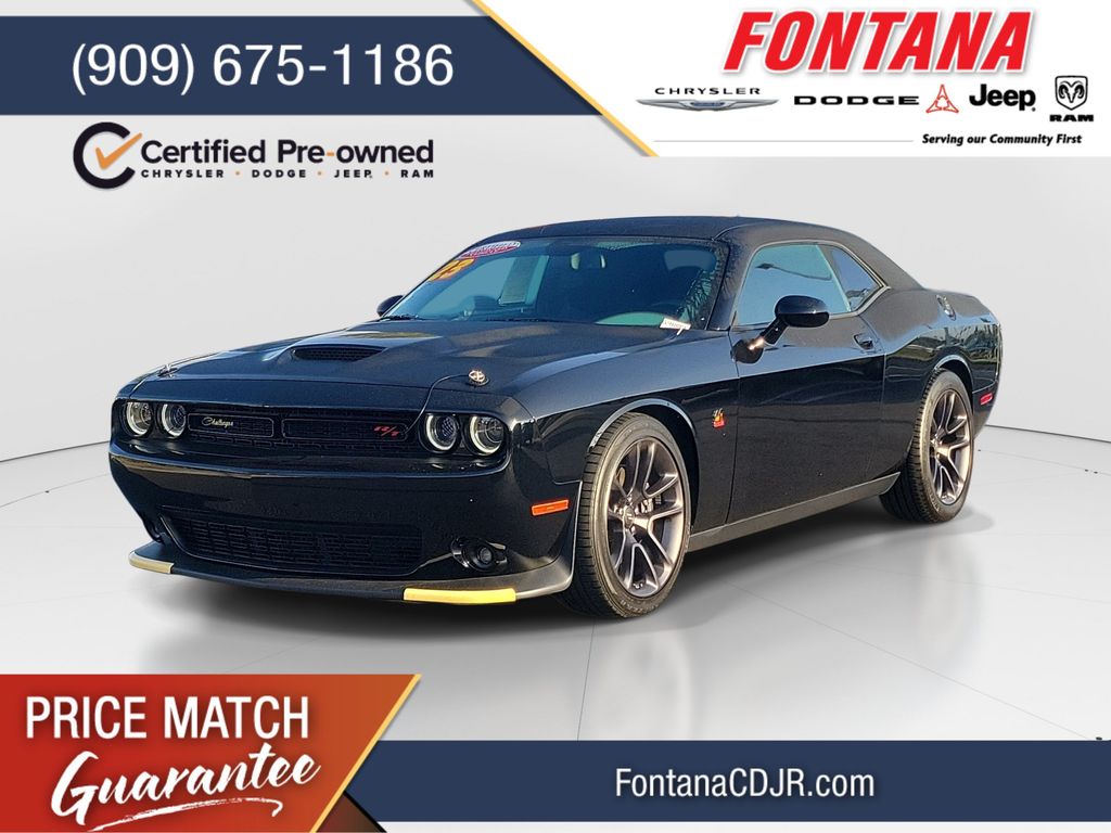 Pitch Black Clearcoat 2023 Dodge Challenger Coupe Rear-Wheel Drive 6-Speed Manual