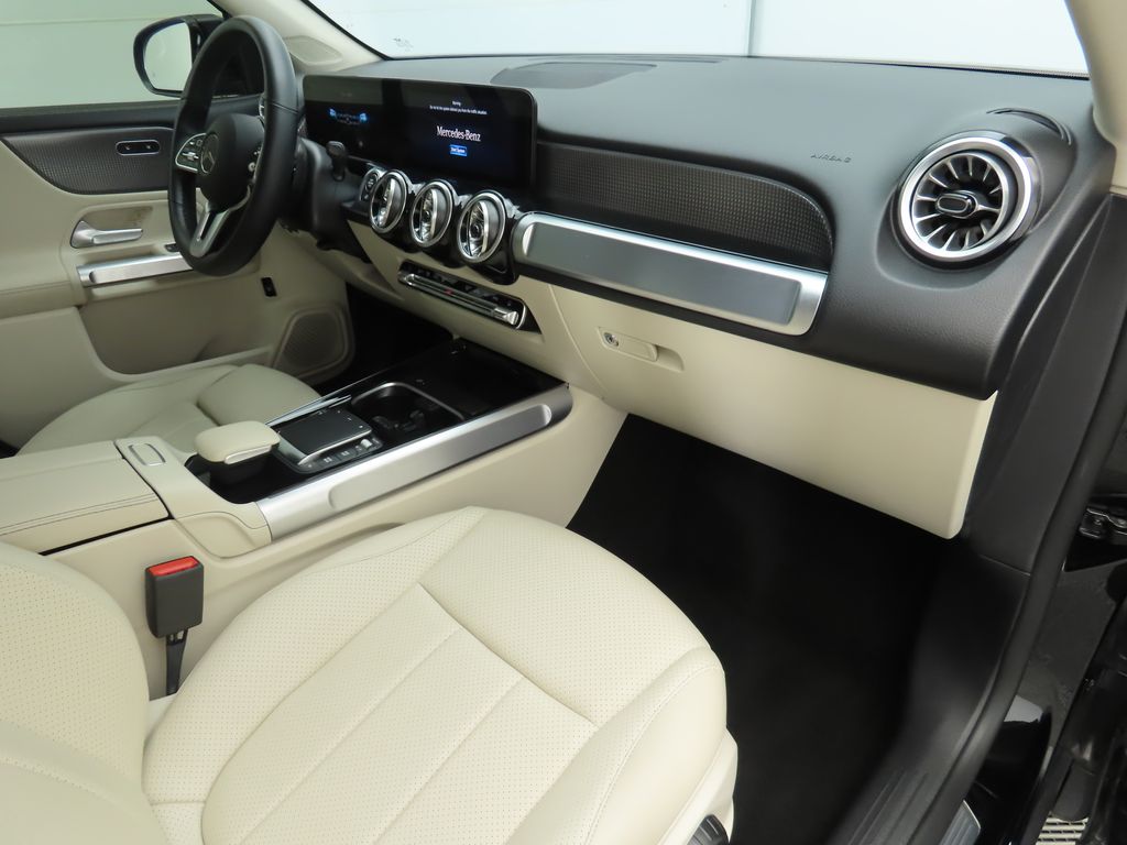 Thumbnail: 2022 Mercedes-Benz GLB - 15