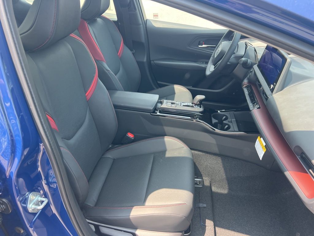 2025 Toyota Prius Plug-in Hybrid XSE Premium photo 10