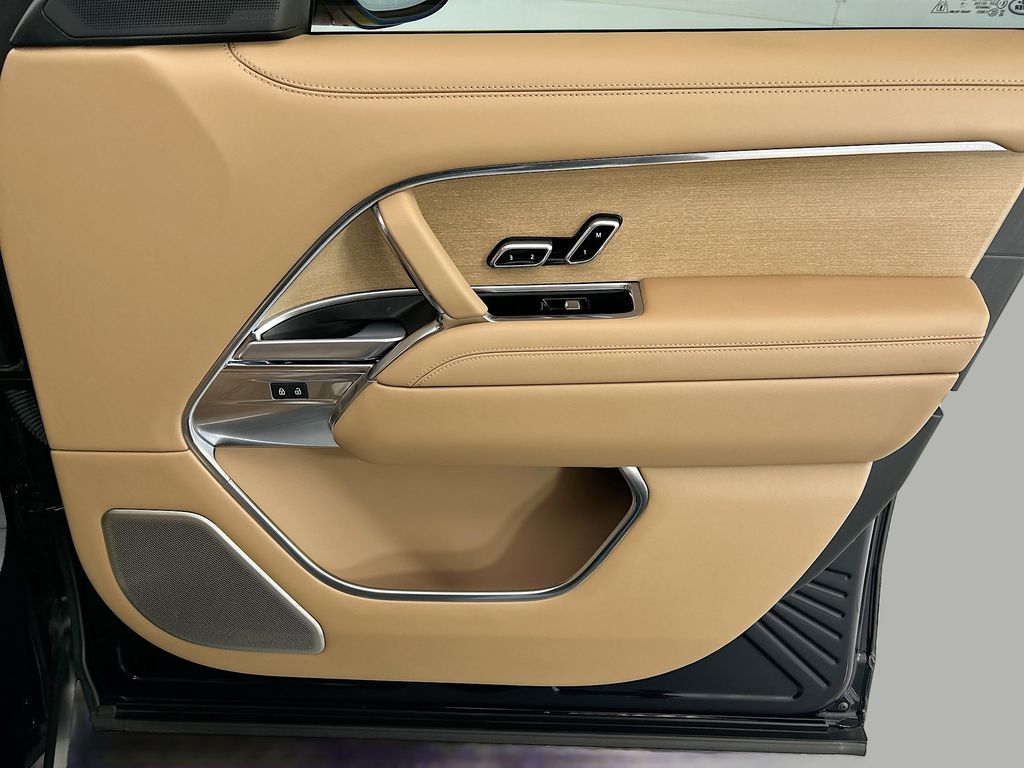 Thumbnail: 2023 Land Rover Range Rover - 24