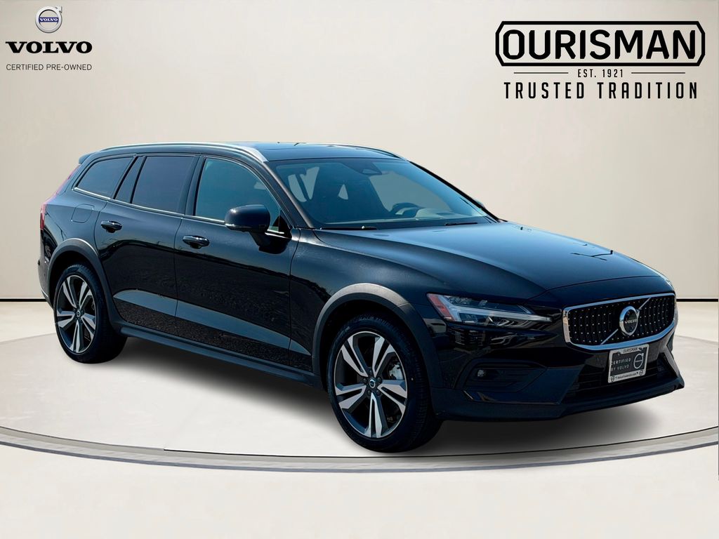 Onyx Black 2025 Volvo V60 Cross Country B5 Plus AWD Wagon All-Wheel Drive Automatic