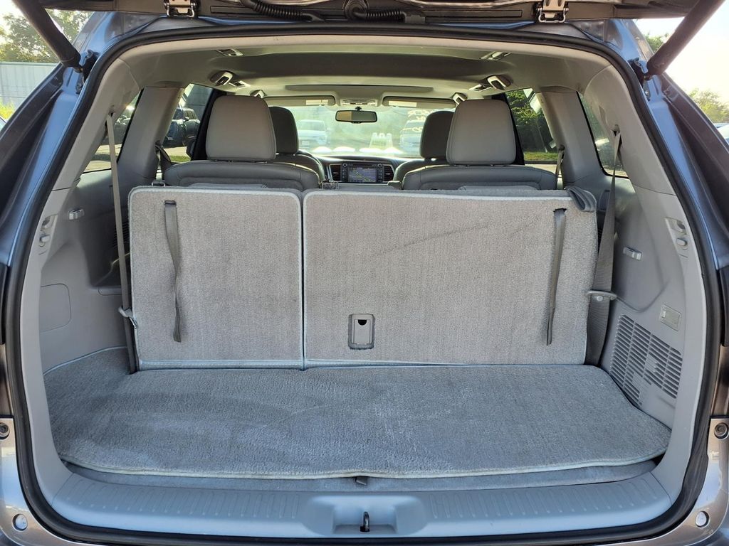 2014 Toyota Highlander XLE V6 Gray at Texan Dodge Chrysler Jeep Ram