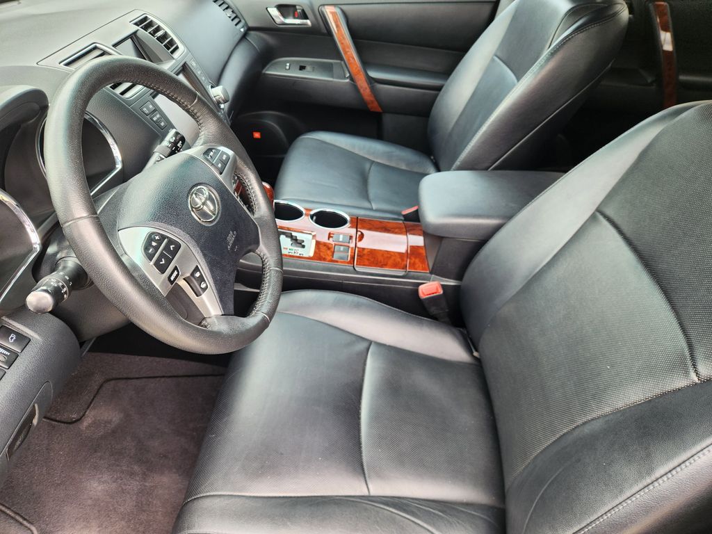 2012 Toyota Highlander Limited White at Emmons Autoplex