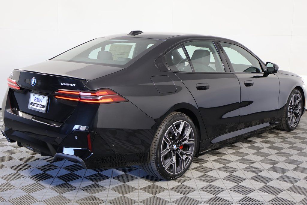 Thumbnail: 2026 BMW i5 - 2