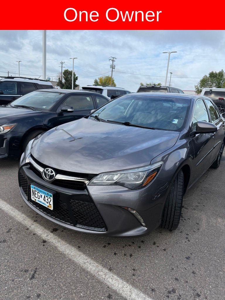 Used 2015 Toyota Camry XSE with VIN 4T1BK1FK5FU555895 for sale in Waite Park, Minnesota