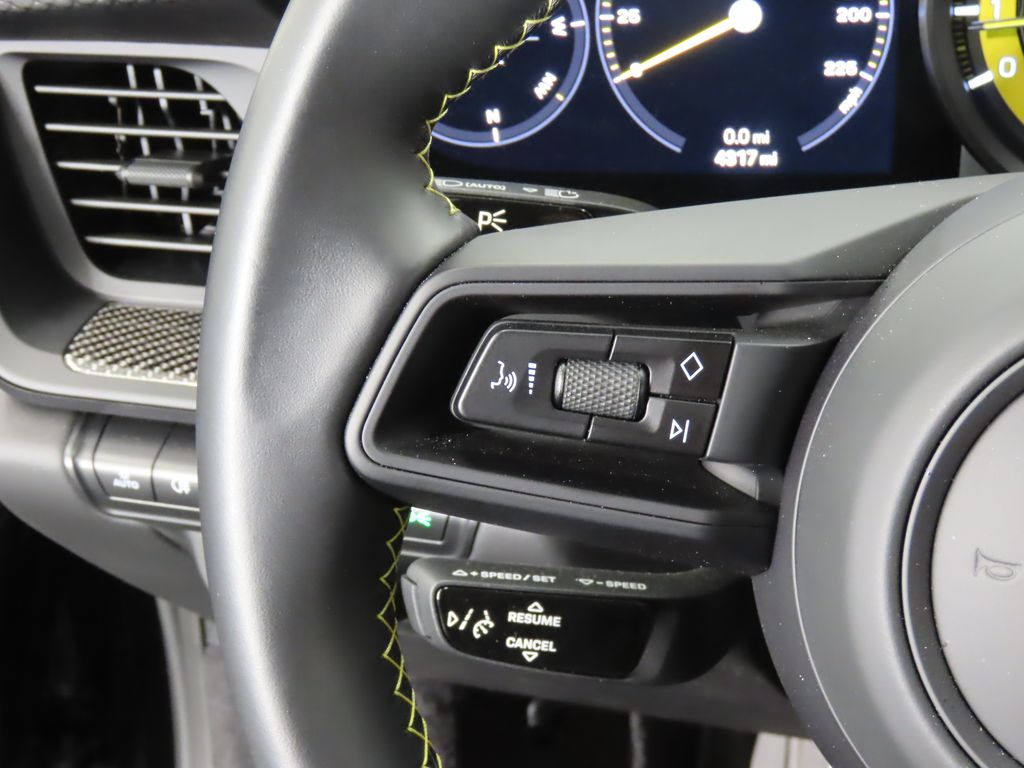 Thumbnail: 2022 Porsche 911 - 21