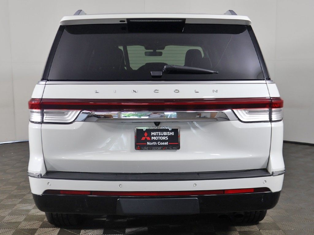 Used 2022 White Lincoln Reserve image 19