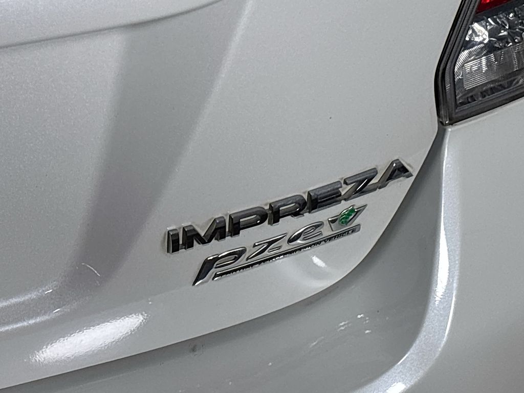 2015 Subaru Impreza 2.0i
