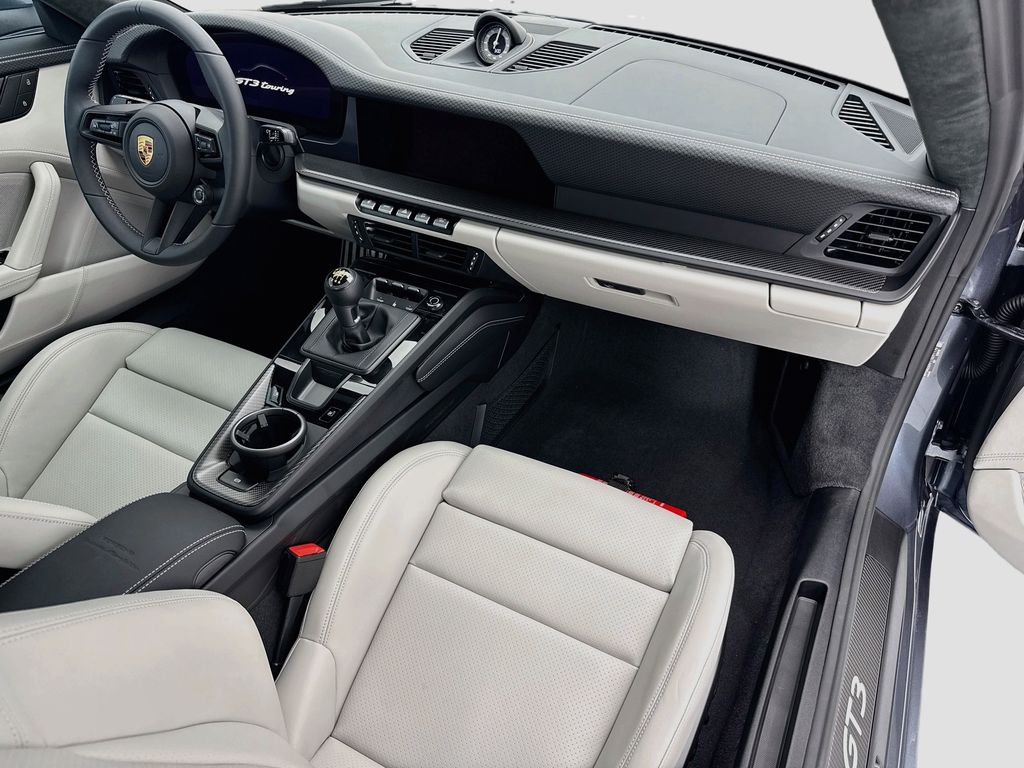 Thumbnail: 2026 Porsche 911 - 18