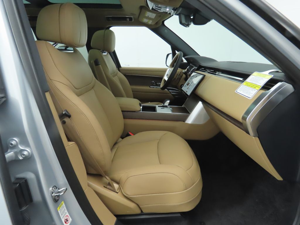 Thumbnail: 2025 Land Rover Range Rover - 22