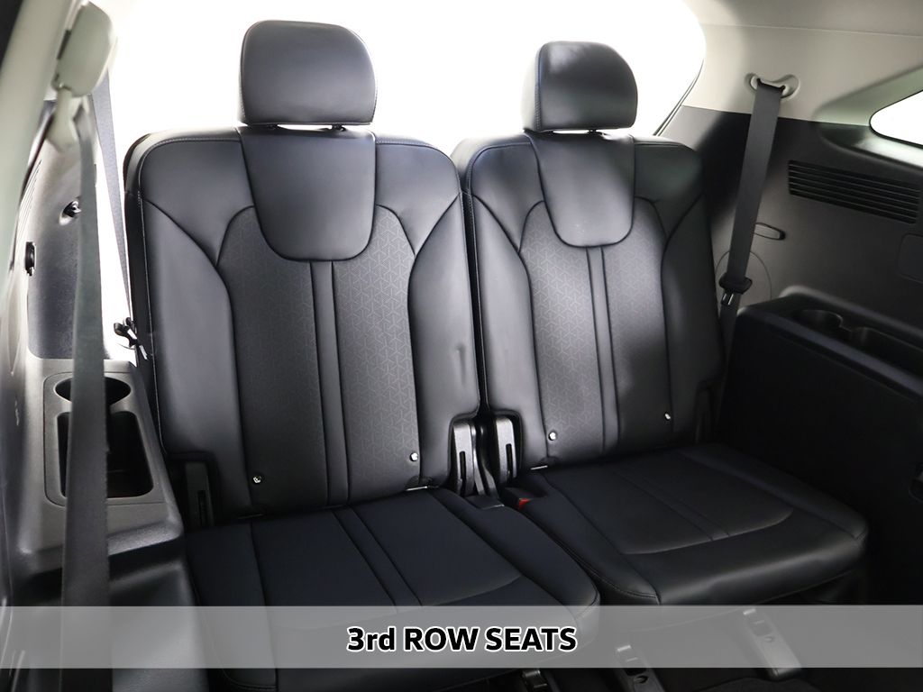 Used 2022 White Kia EX image 9