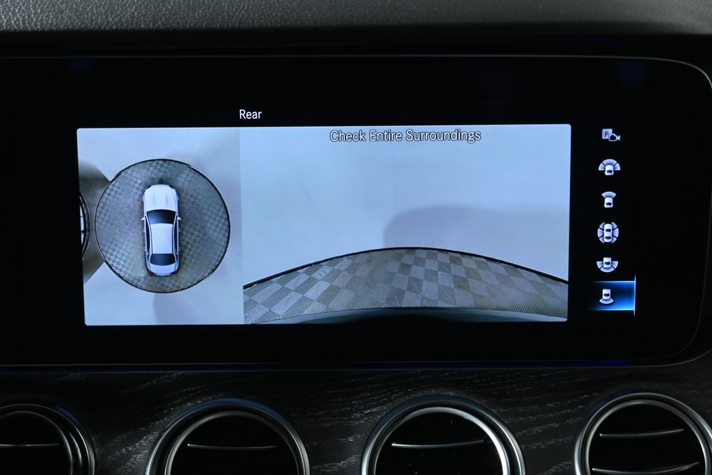 Thumbnail: 2021 Mercedes-Benz E-Class - 22