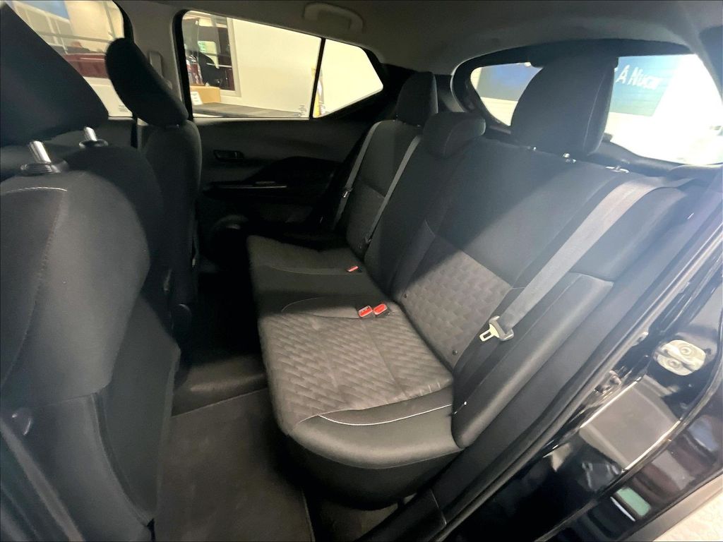 2022 Nissan Kicks — photo 15