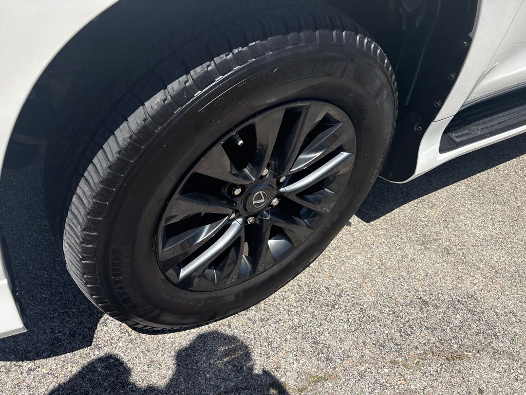 Thumbnail: 2023 Lexus GX - 9