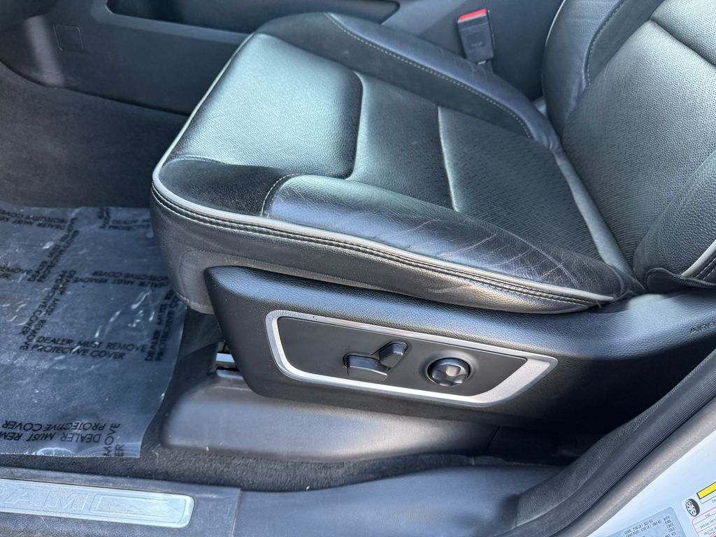 Certified Used 2021 Off-white Ram Laramie image 42