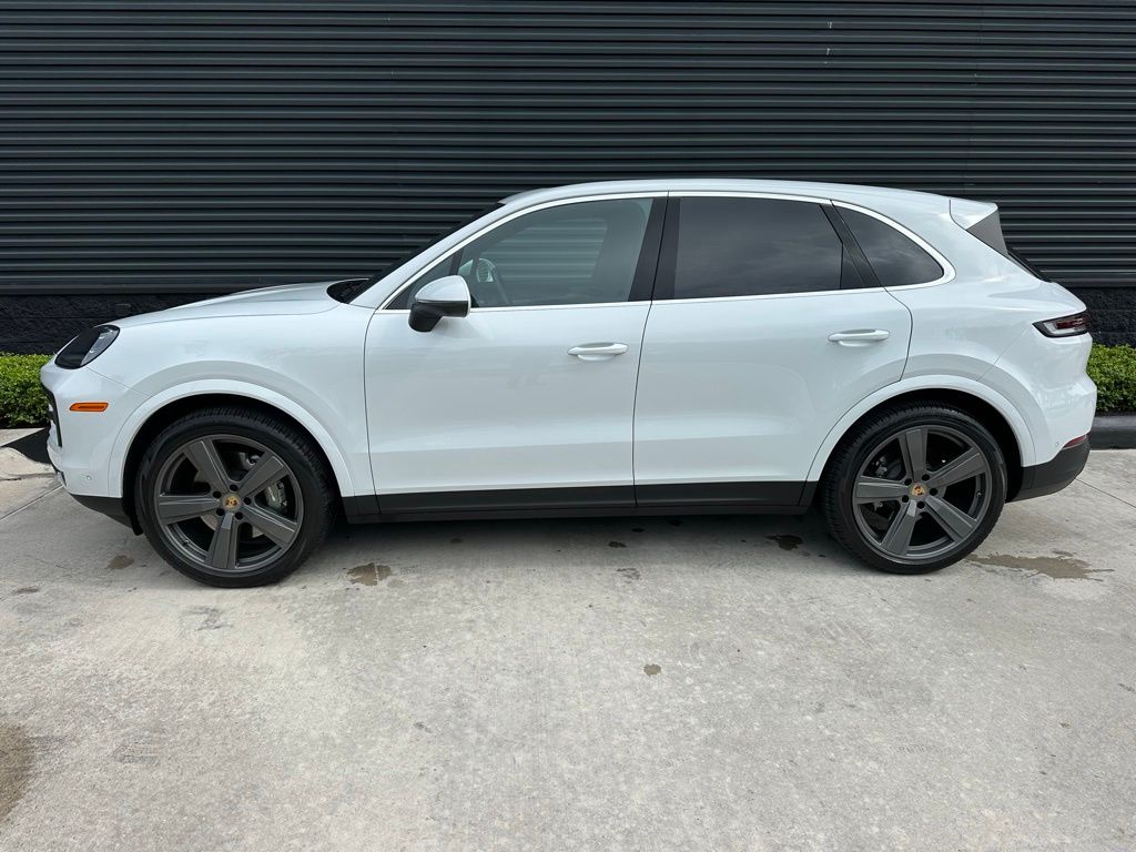 Thumbnail: 2024 Porsche Cayenne - 2