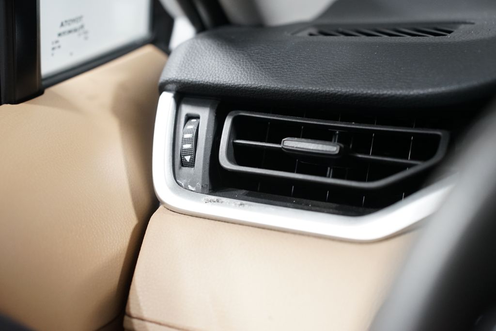 Thumbnail: 2025 Toyota RAV4 - 24