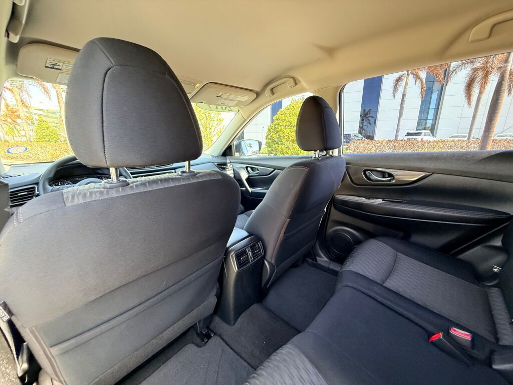 Thumbnail: 2017 Nissan Rogue - 19