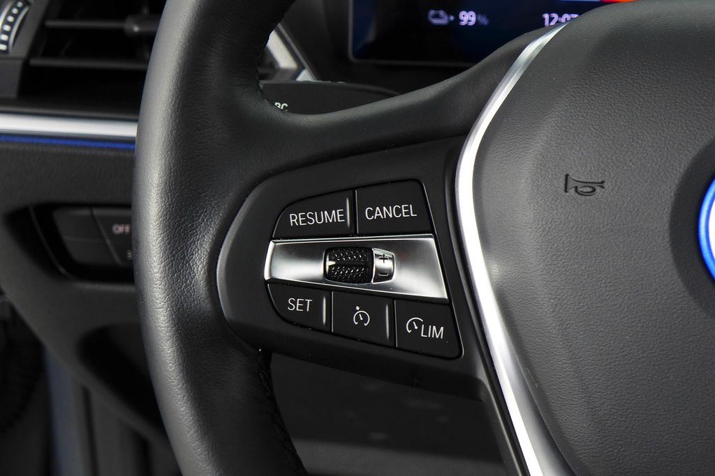 Thumbnail: 2023 BMW i4 - 30