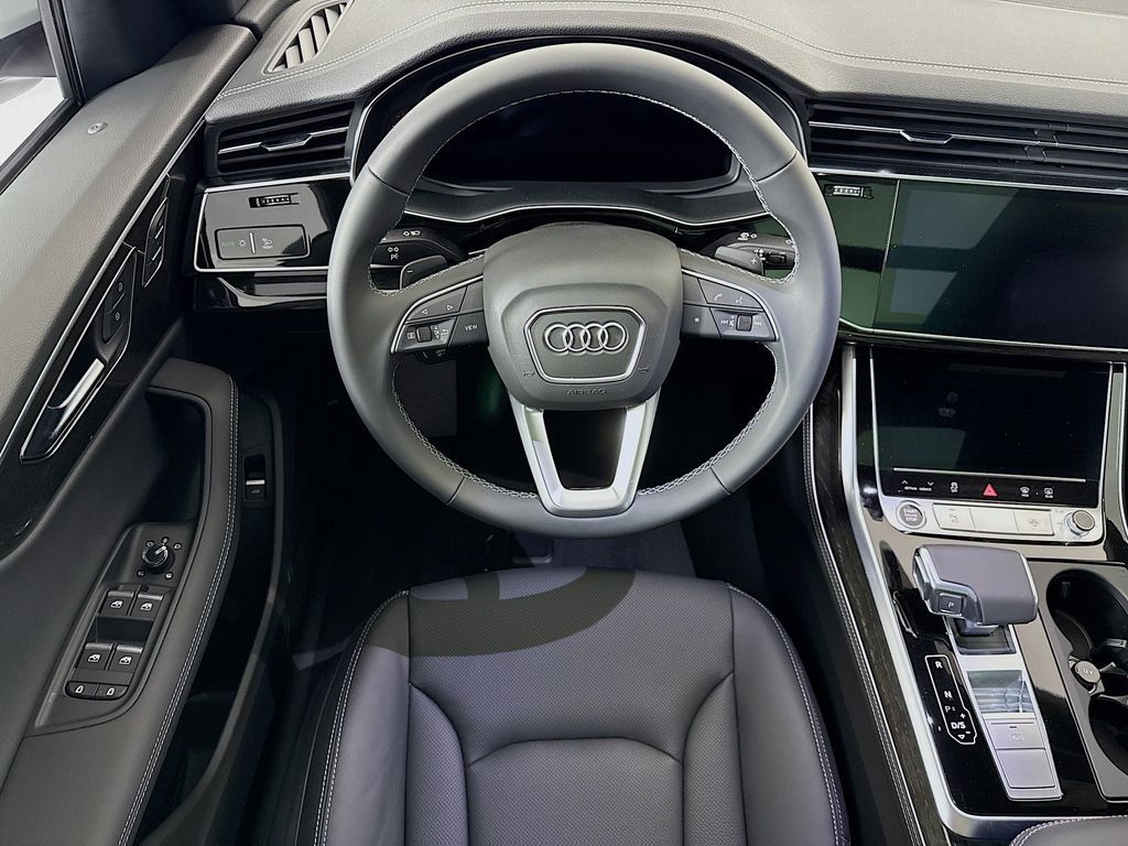 Thumbnail: 2026 Audi Q8 - 11