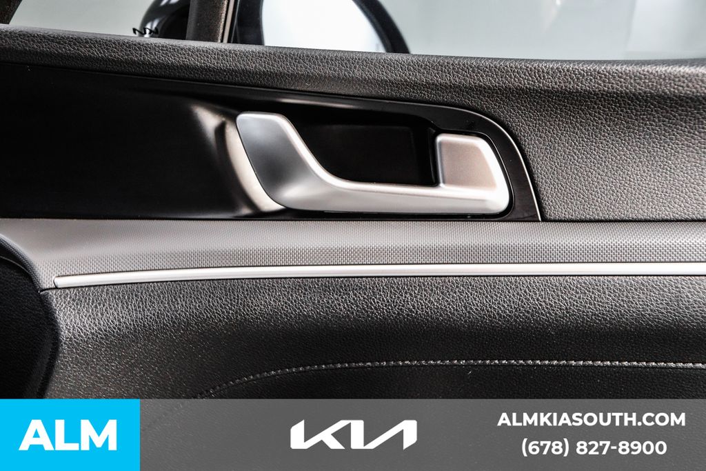 2022 Kia K5 GT-Line photo 39